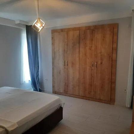 Mesmerizing Flat With Shared Pool In Cesme Apartment *