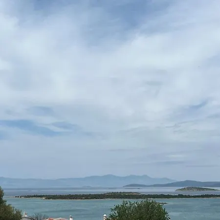 Mesmerizing Flat With Shared Pool In Cesme